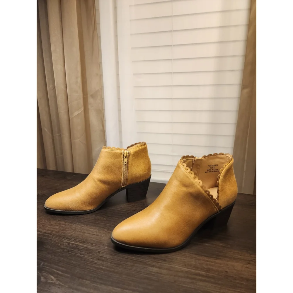 Journee Collection Tessa Scalloped Western Boots Booties - 7 M Khaki Tan - Picture 7 of 16